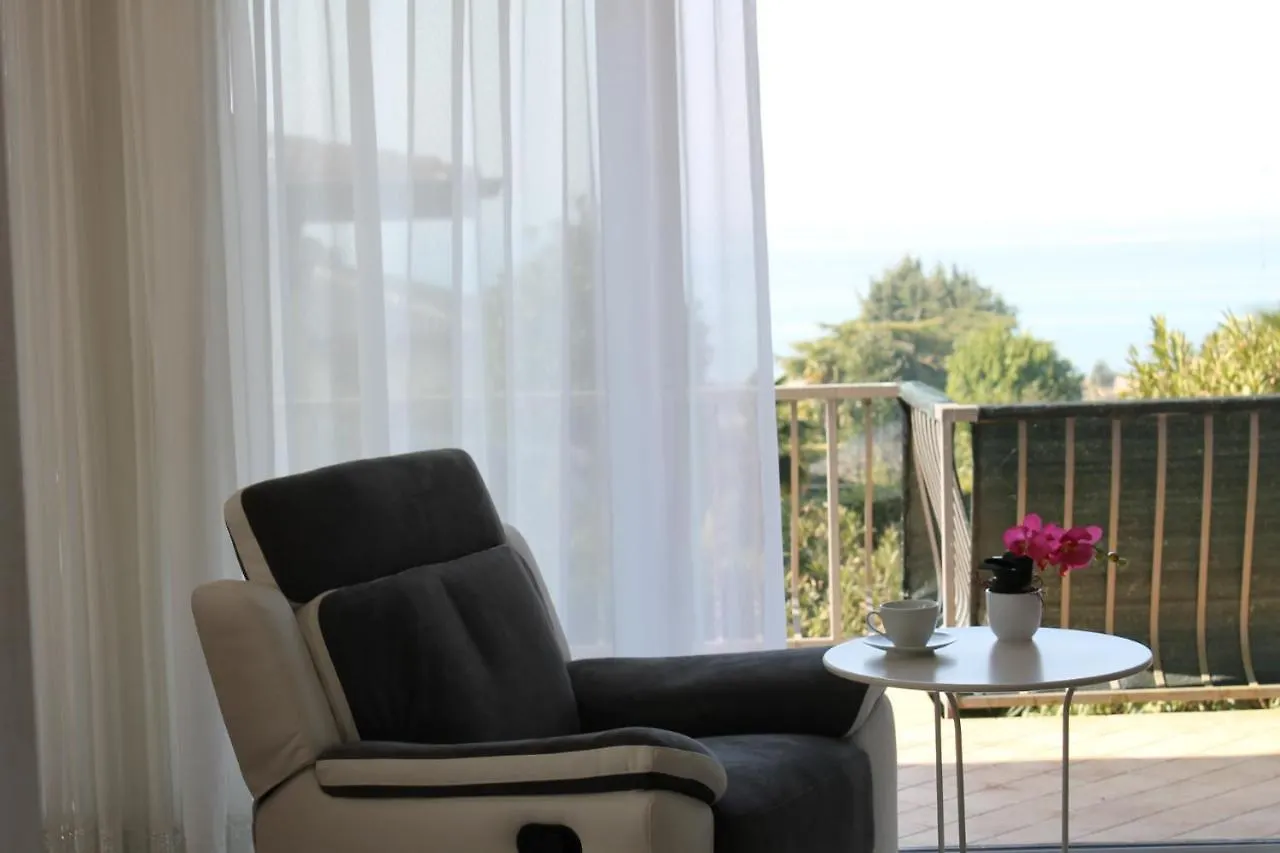 Gardalake View Villa 拉齐塞