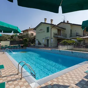Residenza Orchidee מלון דירות